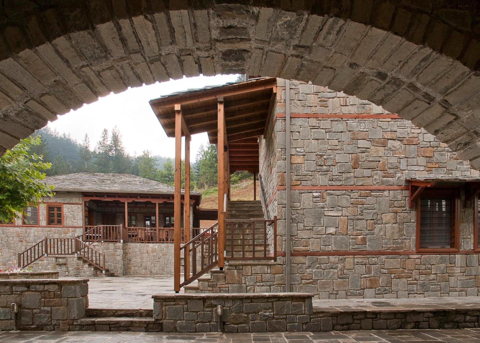 Kerasies Guesthouse Vovúsza Kültér fotó