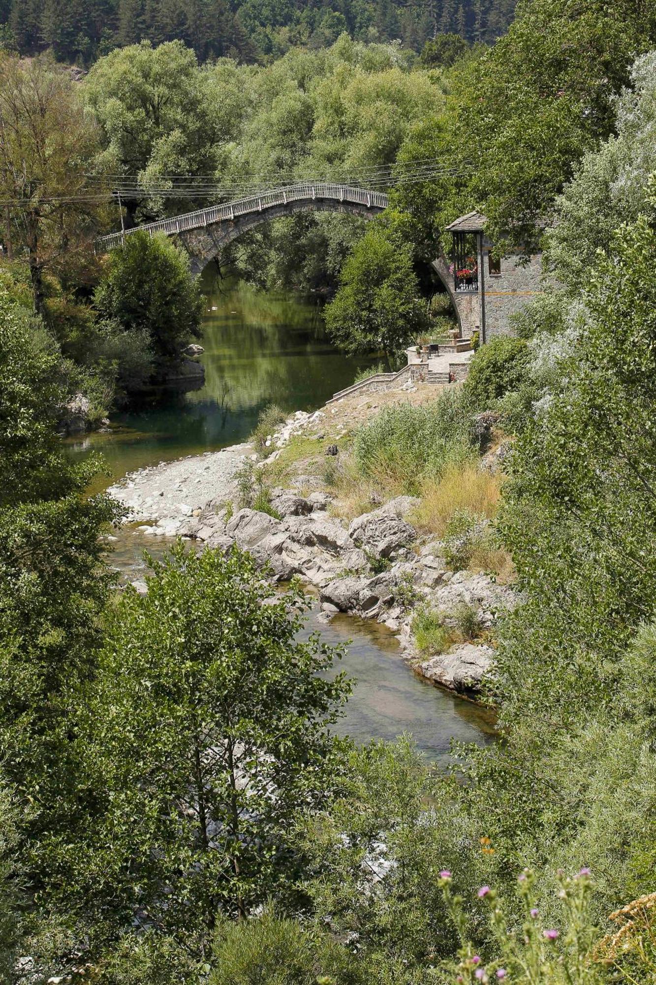 Kerasies Guesthouse Vovúsza Kültér fotó