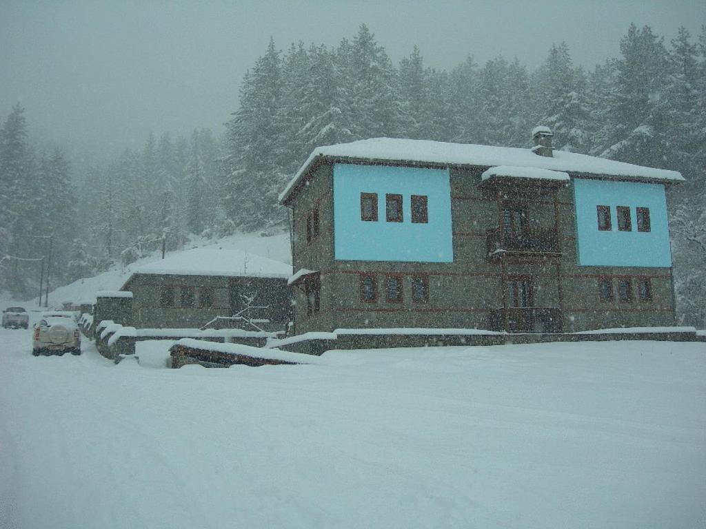 Kerasies Guesthouse Vovúsza Kültér fotó